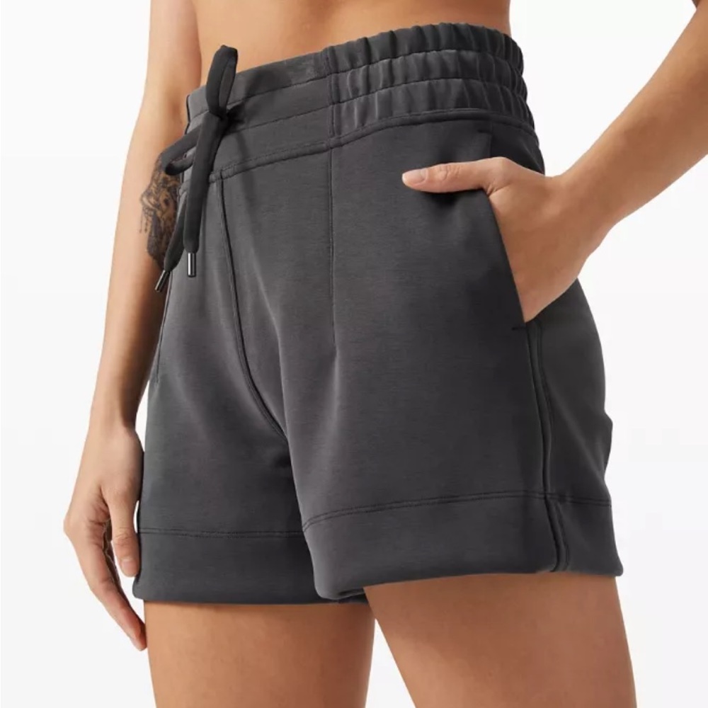 Soft Ambitions HR Short sz8